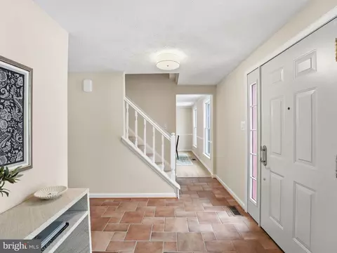 7752 Gamid Dr, Springfield, VA 22153 photo 4