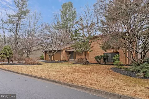 9103 Cricklewood Ct, Vienna, VA 22182