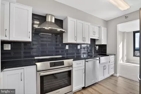 1808 Old Meadow Rd #1009, Mclean, VA 22102