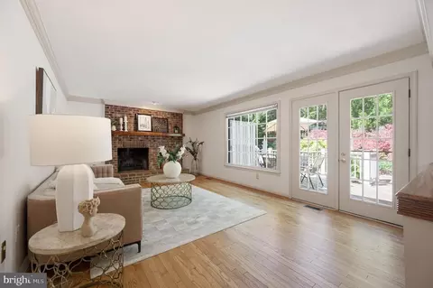 Living - 6830 Bluecurl Cir, Springfield, VA 22152 photo 5 of 7