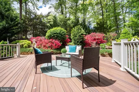 Exterior - 6830 Bluecurl Cir, Springfield, VA 22152 photo 10 of 22