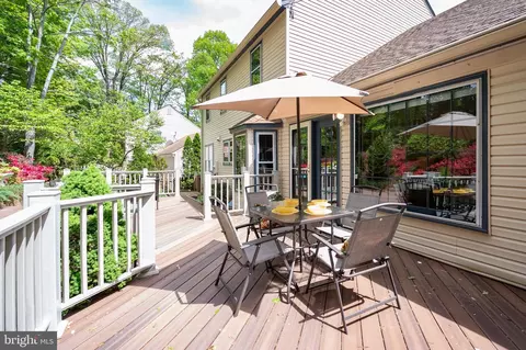 Exterior - 6830 Bluecurl Cir, Springfield, VA 22152 photo 5 of 22