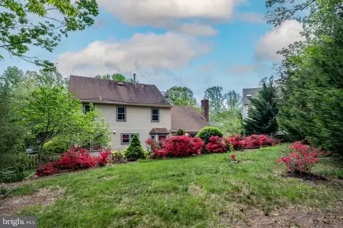 Exterior - 6830 Bluecurl Cir, Springfield, VA 22152 photo 13 of 22