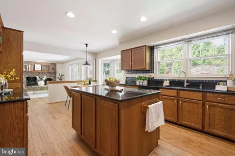 Kitchen - 6830 Bluecurl Cir, Springfield, VA 22152 photo 1 of 7