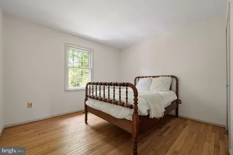 Bedroom - 6830 Bluecurl Cir, Springfield, VA 22152 photo 4 of 7
