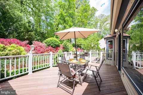 Exterior - 6830 Bluecurl Cir, Springfield, VA 22152 photo 7 of 22
