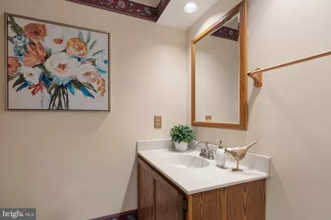 Bath - 6830 Bluecurl Cir, Springfield, VA 22152 photo 1 of 6
