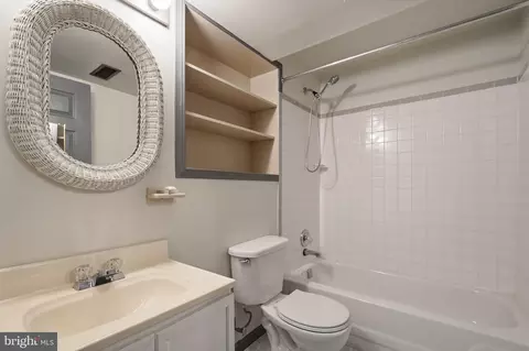 Bath - 6830 Bluecurl Cir, Springfield, VA 22152 photo 6 of 6