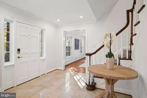 Entry Way - 6710 Wemberly Way, Mclean, VA 22101 photo 2 of 4
