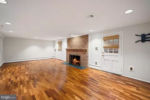 Living - 6710 Wemberly Way, Mclean, VA 22101 photo 6 of 6