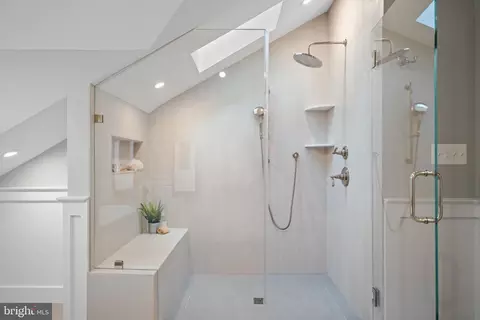Bath - 6710 Wemberly Way, Mclean, VA 22101 photo 2 of 4