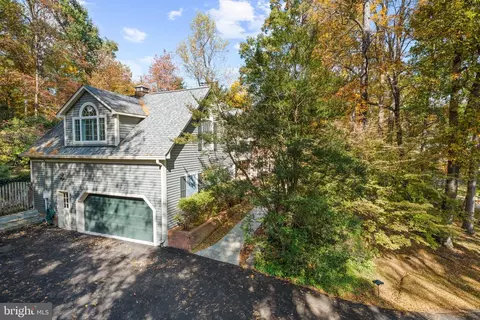 Exterior - 6710 Wemberly Way, Mclean, VA 22101 photo 9 of 9
