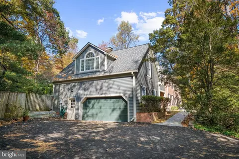 Exterior - 6710 Wemberly Way, Mclean, VA 22101 photo 8 of 9