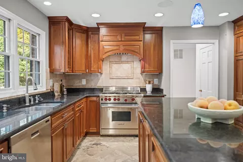 Kitchen - 6710 Wemberly Way, Mclean, VA 22101 photo 2 of 5