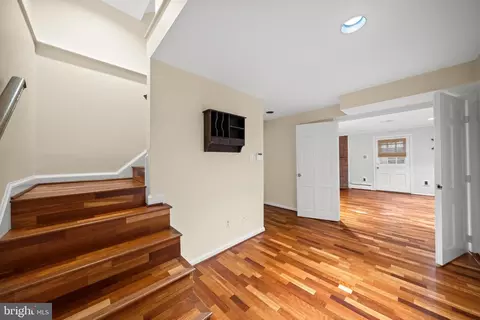 Entry Way - 6710 Wemberly Way, Mclean, VA 22101 photo 4 of 4