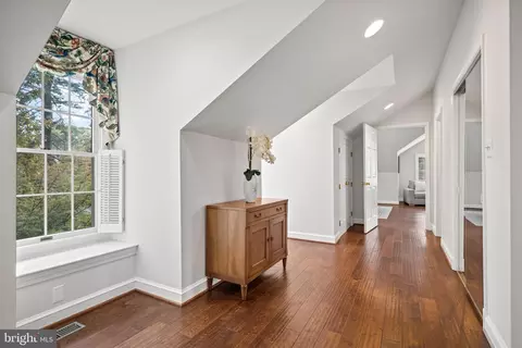 Entry Way - 6710 Wemberly Way, Mclean, VA 22101 photo 3 of 4
