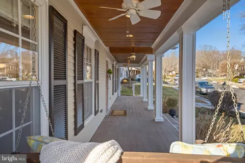 Exterior - 9516 Wallingford Dr, Burke, VA 22015 photo 9 of 17