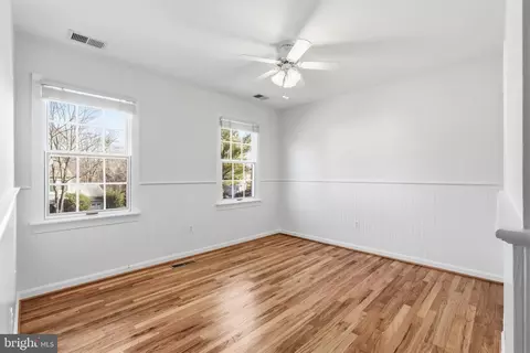 Bedroom - 9516 Wallingford Dr, Burke, VA 22015 photo 8 of 10