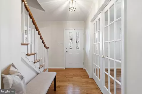 Entry Way - 9516 Wallingford Dr, Burke, VA 22015 photo 3 of 4