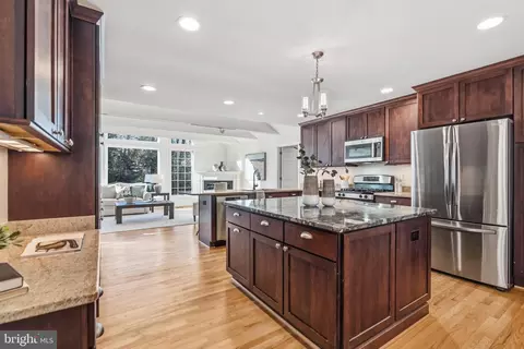 Kitchen - 9516 Wallingford Dr, Burke, VA 22015 photo 3 of 8