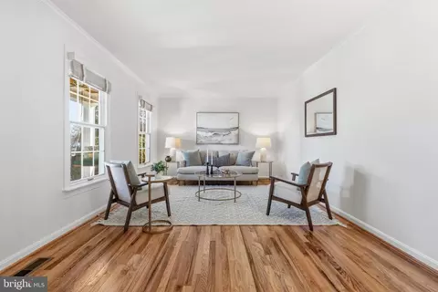 Living - 9516 Wallingford Dr, Burke, VA 22015 photo 1 of 9