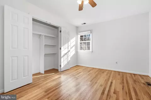 Bedroom - 9516 Wallingford Dr, Burke, VA 22015 photo 7 of 10