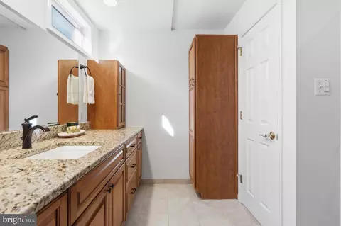 Bath - 9516 Wallingford Dr, Burke, VA 22015 photo 5 of 6