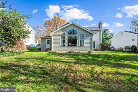 Exterior - 9516 Wallingford Dr, Burke, VA 22015 photo 15 of 17