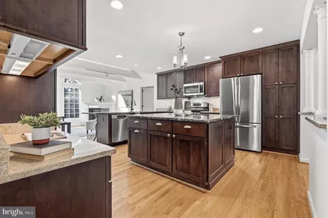 Kitchen - 9516 Wallingford Dr, Burke, VA 22015 photo 2 of 8