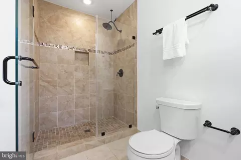 Bath - 9516 Wallingford Dr, Burke, VA 22015 photo 4 of 6