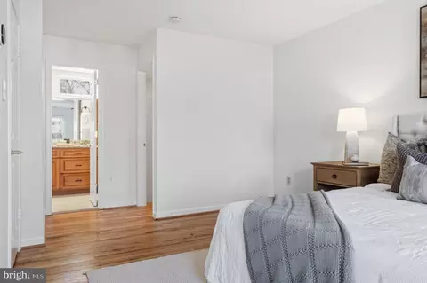Bedroom - 9516 Wallingford Dr, Burke, VA 22015 photo 5 of 10
