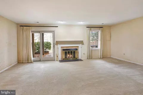 Living - 7205 Gentian Ct, Springfield, VA 22152 photo 5 of 5