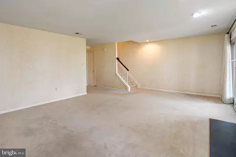 Living - 7205 Gentian Ct, Springfield, VA 22152 photo 4 of 5