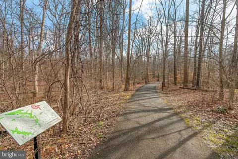 View/Area - 7205 Gentian Ct, Springfield, VA 22152 photo 2 of 2
