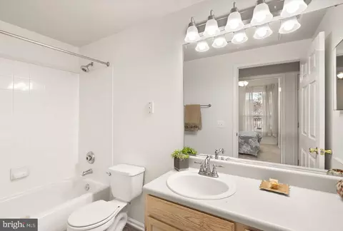 Bath - 1601 Spring Gate Dr #1116, Mclean, VA 22102 photo 1 of 1