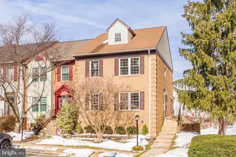 6050 Heatherwood Dr, Alexandria, VA 22310