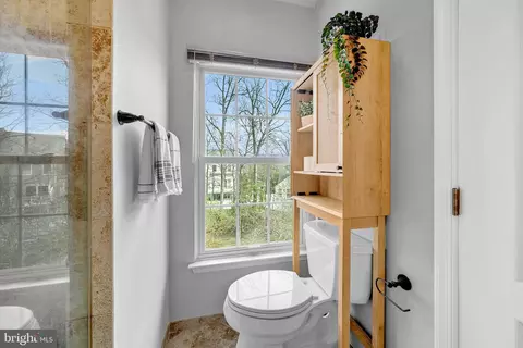 Bath - 12027 Edgemere Cir, Reston, VA 20190 photo 5 of 9