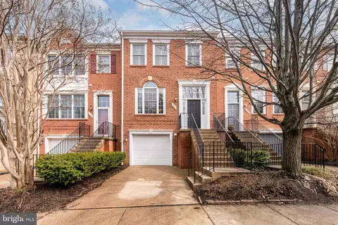 Exterior - 12027 Edgemere Cir, Reston, VA 20190 photo 2 of 11