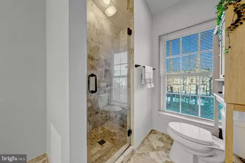 Bath - 12027 Edgemere Cir, Reston, VA 20190 photo 4 of 9