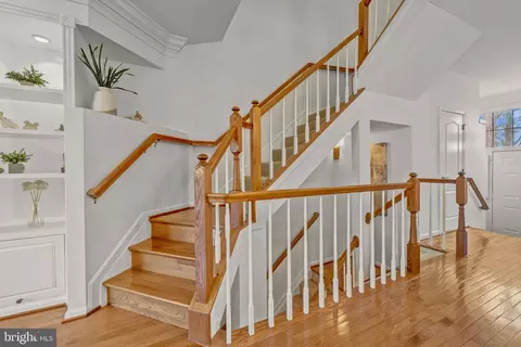 Entry Way - 12027 Edgemere Cir, Reston, VA 20190 photo 7 of 10
