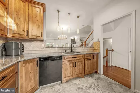 Kitchen - 12027 Edgemere Cir, Reston, VA 20190 photo 3 of 7