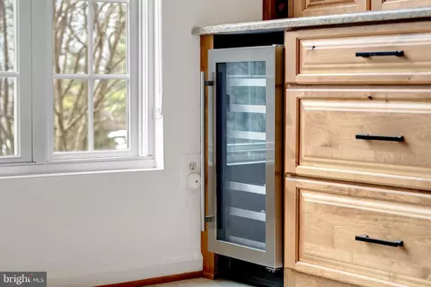 Kitchen - 12027 Edgemere Cir, Reston, VA 20190 photo 6 of 7