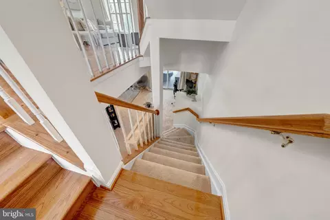 Entry Way - 12027 Edgemere Cir, Reston, VA 20190 photo 9 of 10