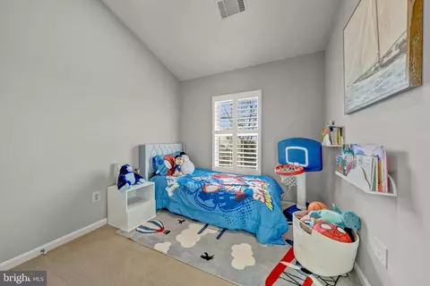 Bedroom - 12027 Edgemere Cir, Reston, VA 20190 photo 4 of 5