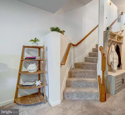 Entry Way - 12027 Edgemere Cir, Reston, VA 20190 photo 10 of 10
