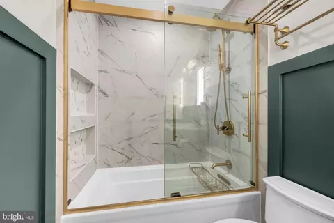 Bath - 12027 Edgemere Cir, Reston, VA 20190 photo 9 of 9