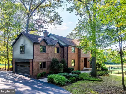 1738 Dressage Dr, Reston, VA 20190