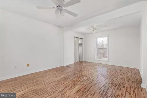Other - 4104 Hamlin Ave, Chantilly, VA 20151 photo 4 of 8