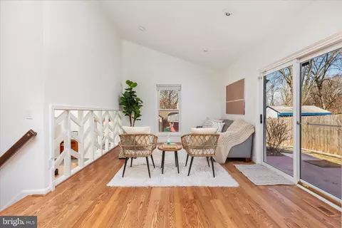 Living - 4104 Hamlin Ave, Chantilly, VA 20151 photo 1 of 6