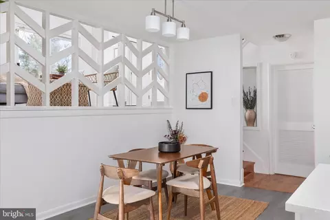 Dining - 4104 Hamlin Ave, Chantilly, VA 20151 photo 2 of 2